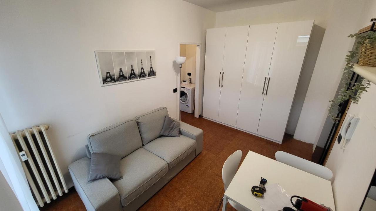 Appartamento Di Fronte All'Ospedale Modena Ngoại thất bức ảnh